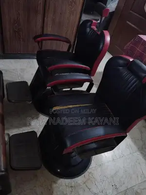 Photo - Professional Beauty Salon Chair for Styling and Grooming