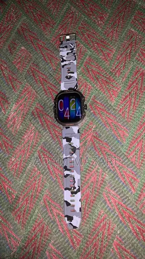 Ronin R0-13 Smart Watch - Sleek Fitness and Connectivity Companion