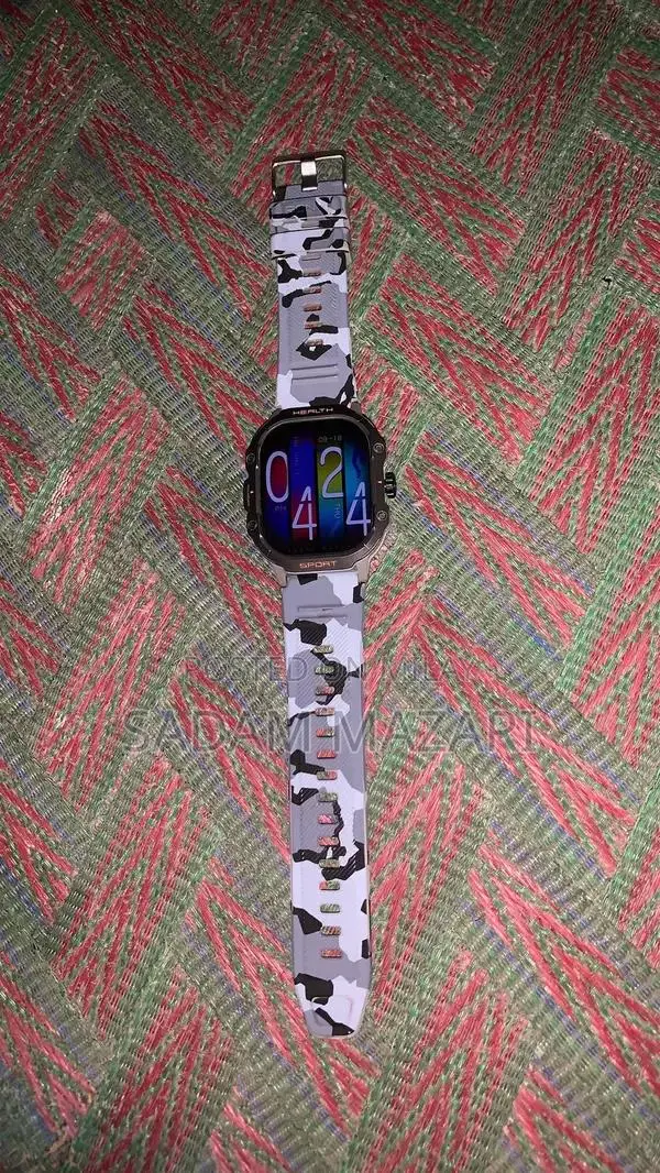 Ronin R0-13 Smart Watch - Sleek Fitness and Connectivity Companion