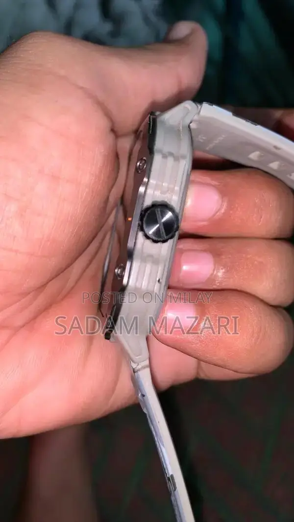 Ronin R0-13 Smart Watch - Sleek Fitness and Connectivity Companion