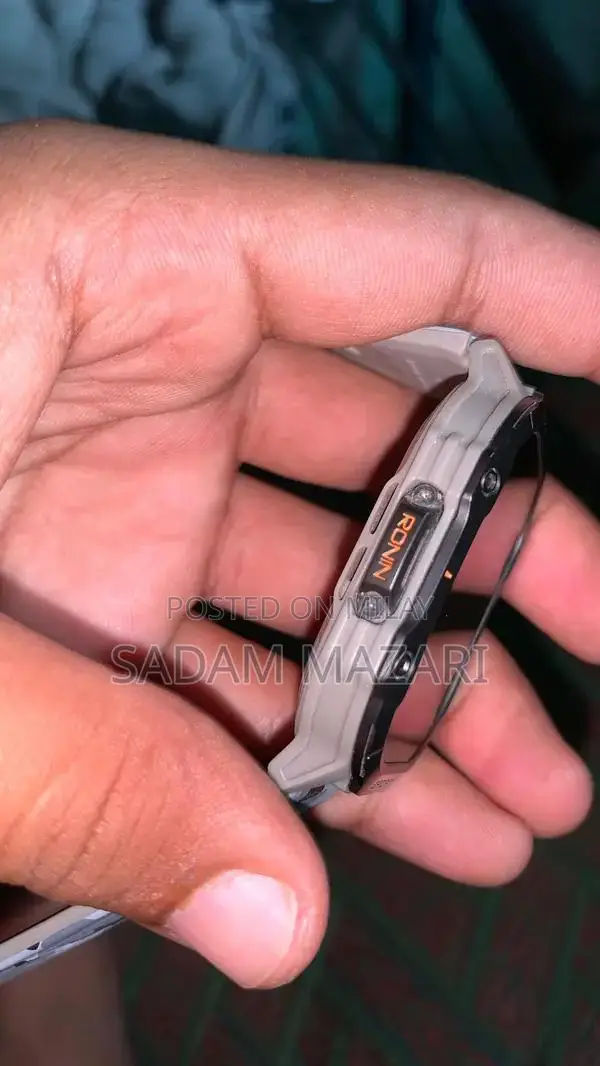 Ronin R0-13 Smart Watch - Sleek Fitness and Connectivity Companion