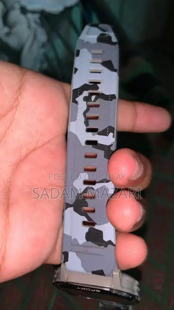 Ronin R0-13 Smart Watch - Sleek Fitness and Connectivity Companion