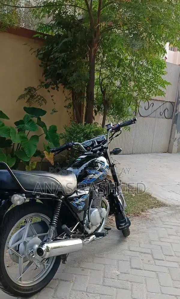 Suzuki 150 SE Motorcycle - Low Mileage, Zero Kilometer Bike