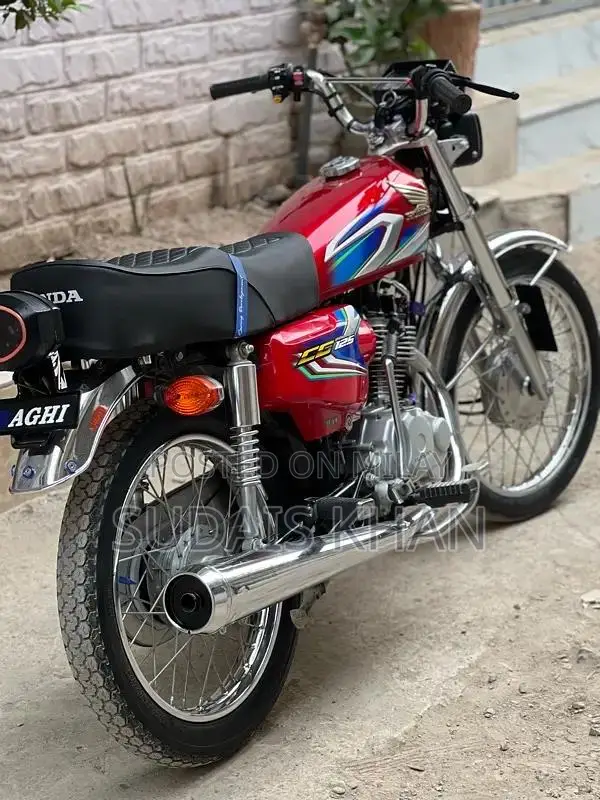 Honda 125cc Motorcycle 2022 Model - Red Sport Bike