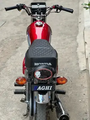 Honda 125cc Motorcycle 2022 Model - Red Sport Bike