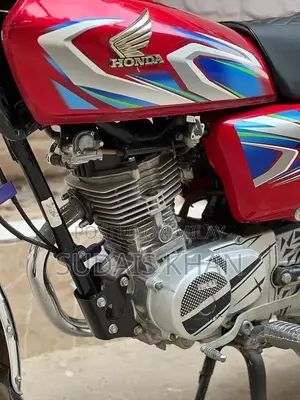 Honda 125cc Motorcycle 2022 Model - Red Sport Bike