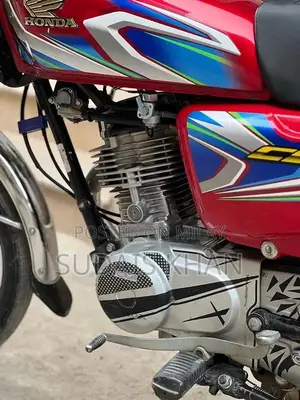 Honda 125cc Motorcycle 2022 Model - Red Sport Bike