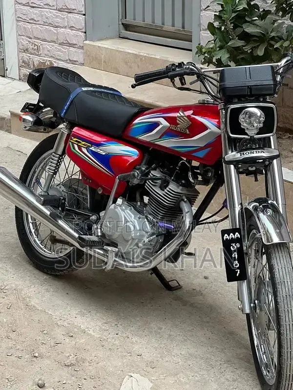 Honda 125cc Motorcycle 2022 Model - Red Sport Bike