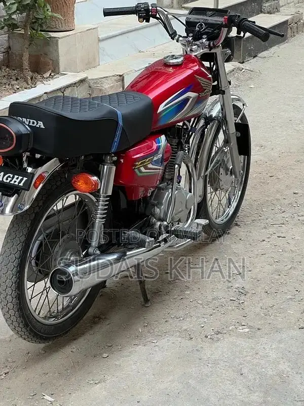 Honda 125cc Motorcycle 2022 Model - Red Sport Bike