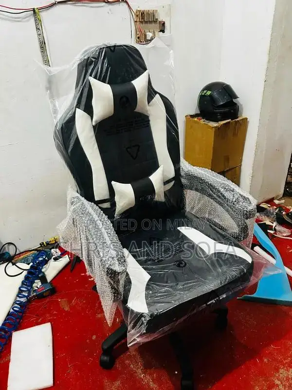 Ergonomic Gaming Chair - High Comfort Performance Seating