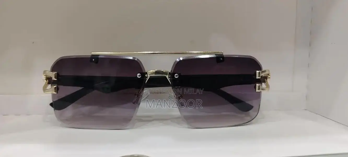 Black Sun Protection Sunglasses - Stylish Eyewear Accessory