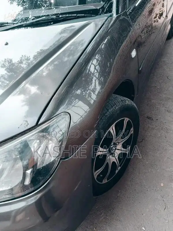 2005 Honda Civic Automatic Sedan - Well-Maintained City Car