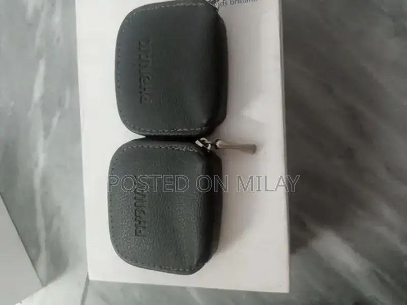 Unitron and Siemens Phonak Hearing Aid Pair - New Condition