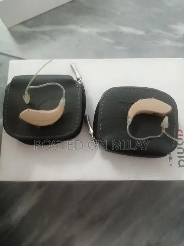 Unitron and Siemens Phonak Hearing Aid Pair - New Condition
