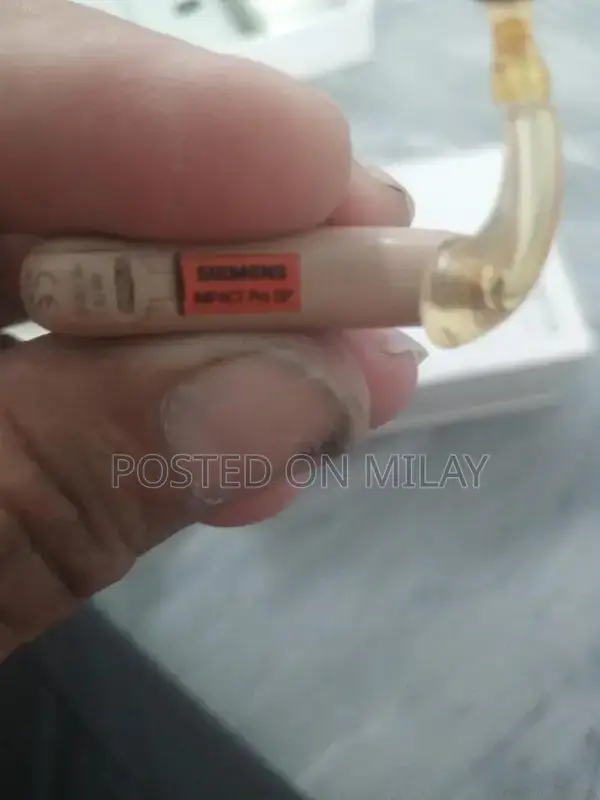 Unitron and Siemens Phonak Hearing Aid Pair - New Condition