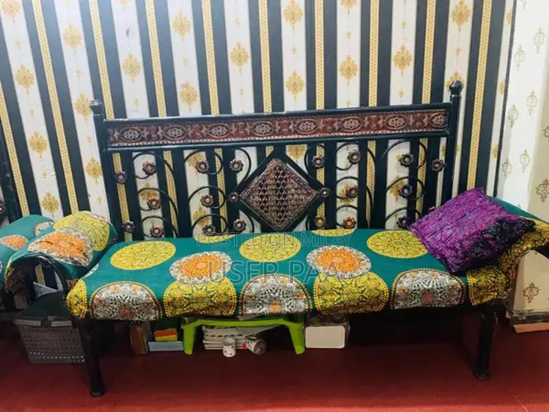 Iron Sofa Set with Two Single Seaters