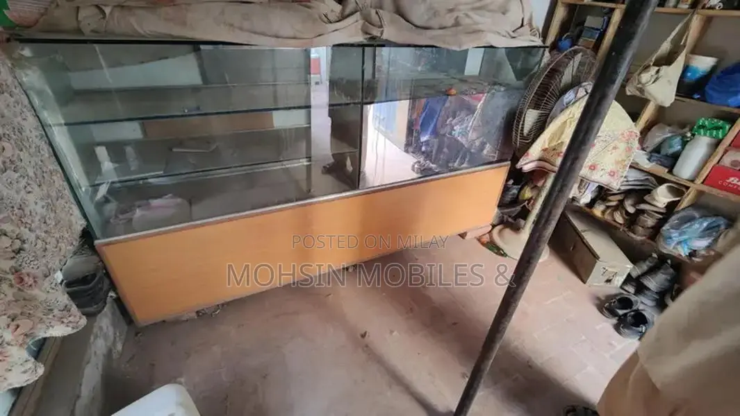 7 Feet 3-Story Shop Counter with Multiple Shelves