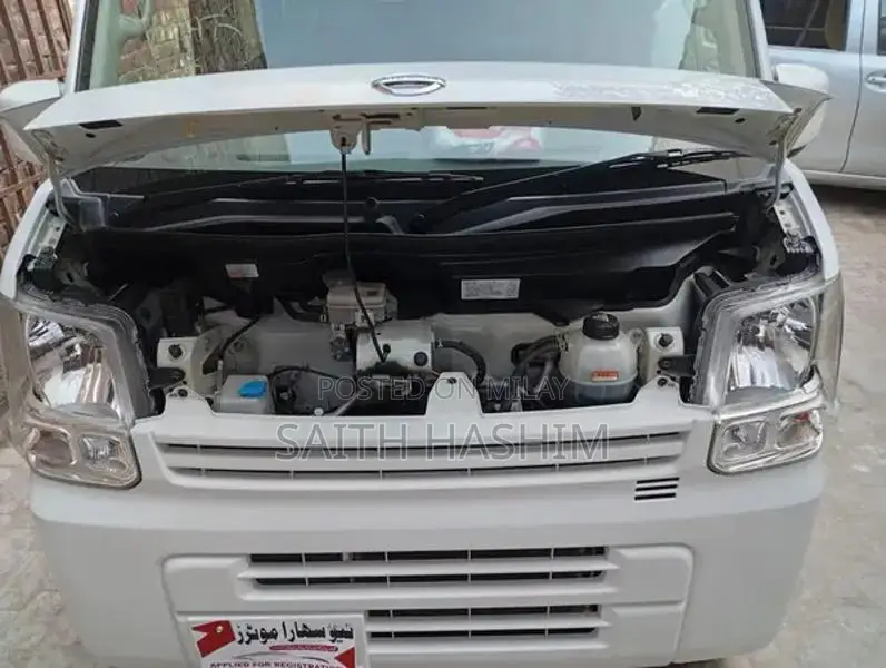 Nissan Clipper Compact Utility Van 4-Door Urban Transporter