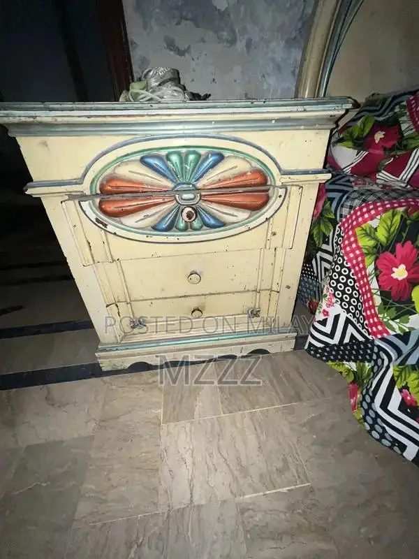 Complete King Size Wooden Bedroom Set with Furniture