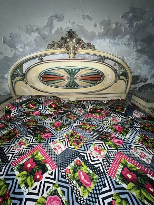 Complete King Size Wooden Bedroom Set with Furniture