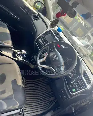 Honda Grace Hybrid Sedan - Luxury Compact Automatic