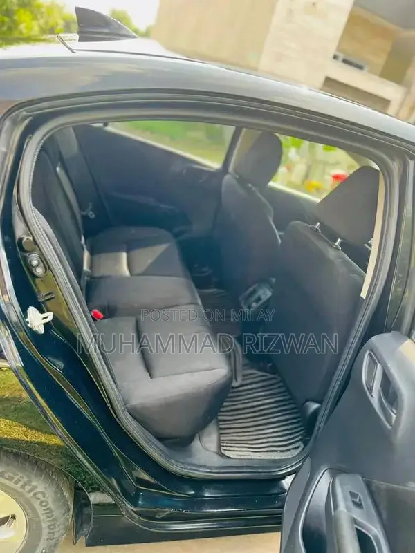 Honda Grace Hybrid Sedan - Luxury Compact Automatic