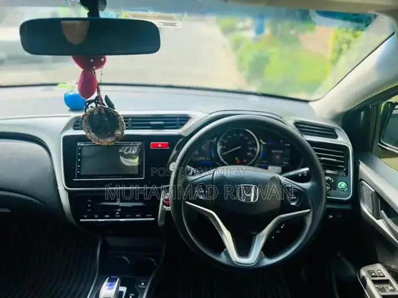 Honda Grace Hybrid Sedan - Luxury Compact Automatic