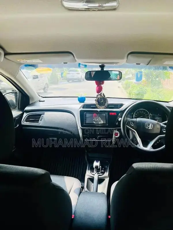 Honda Grace Hybrid Sedan - Luxury Compact Automatic