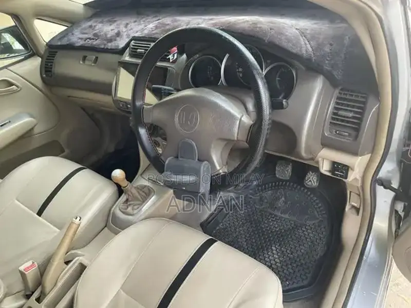 Honda City 2005 Sedan - Well-Maintained Luxury Vehicle