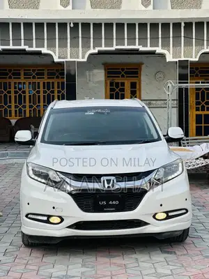 Photo - Honda Vezel Z Package Crossover SUV