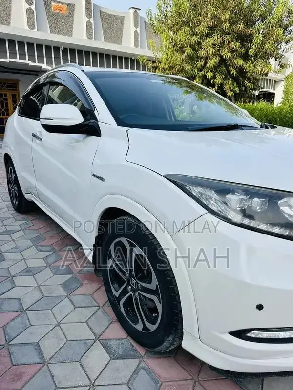 Honda Vezel Z Package Crossover SUV