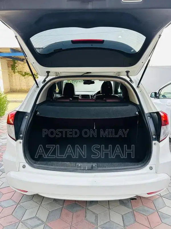 Honda Vezel Z Package Crossover SUV