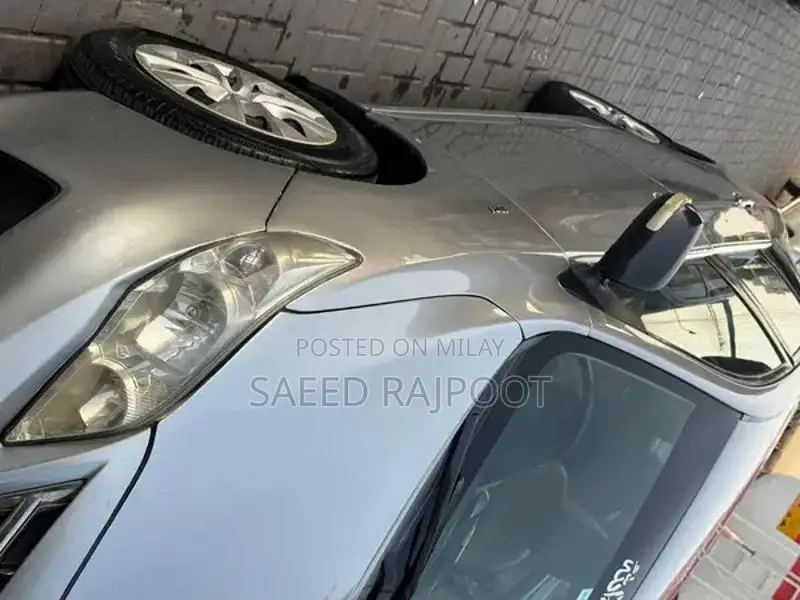 Toyota Corolla GLi Sedan Sedan Sedan Mid-Size Sedan