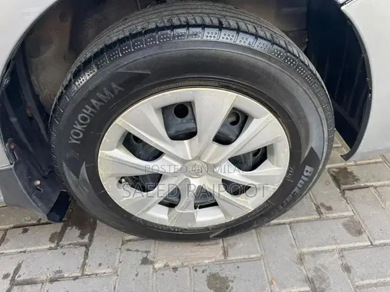 Toyota Corolla GLi Sedan Sedan Sedan Mid-Size Sedan