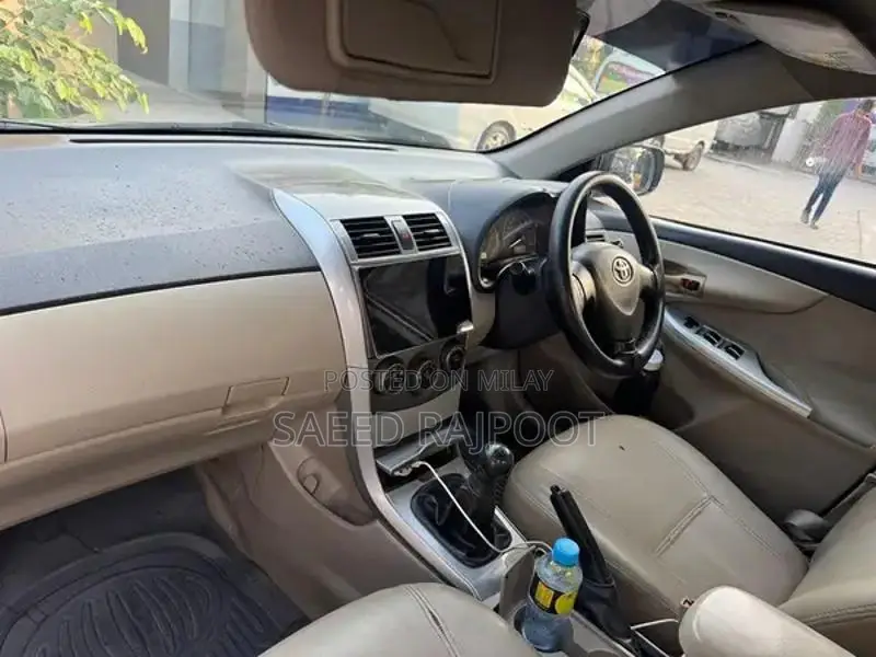 Toyota Corolla GLi Sedan Sedan Sedan Mid-Size Sedan