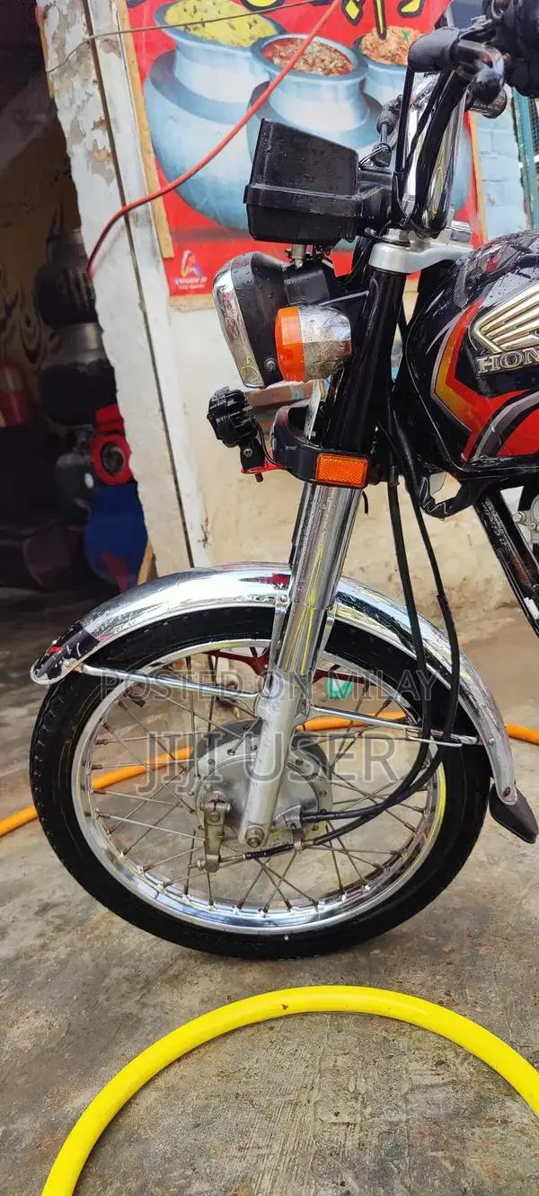 Honda 125 Motorcycle 2021/2022 Model Low Mileage