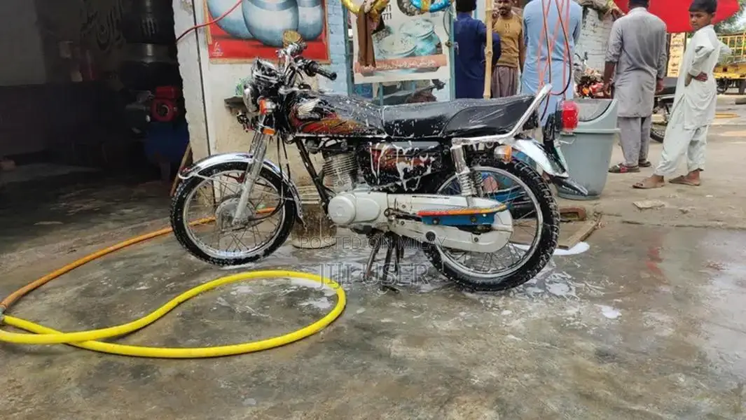 Honda 125 Motorcycle 2021/2022 Model Low Mileage