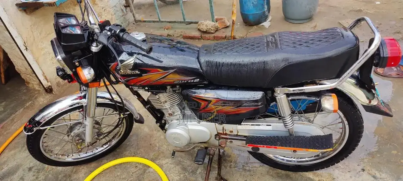 Honda 125 Motorcycle 2021/2022 Model Low Mileage