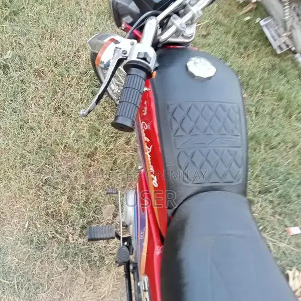 Honda CD 70 Motorcycle - Classic Two-Wheeler