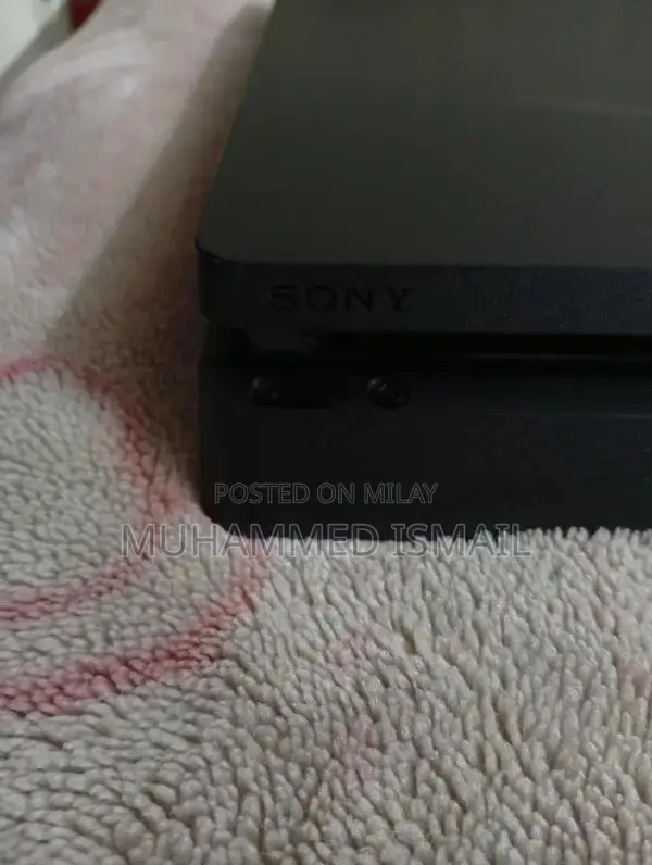 PS4 Slim Jailbroken Gaming Console with Two Controllers