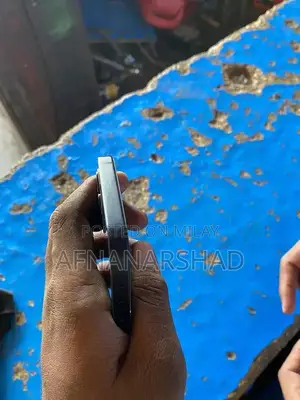 Apple iPhone 12 64GB Smartphone with High Battery Health