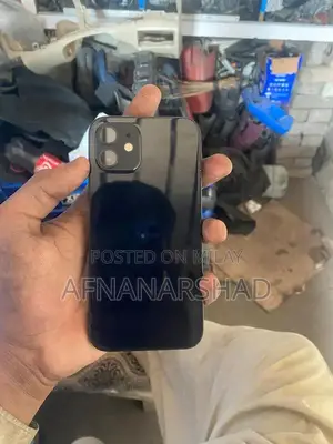 Apple iPhone 12 64GB Smartphone with High Battery Health