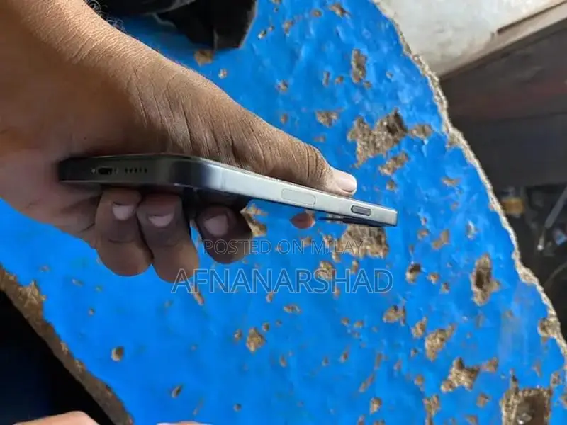 Apple iPhone 12 64GB Smartphone with High Battery Health