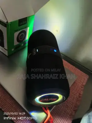 Bluks BX200 Portable Wireless Bluetooth Speaker