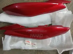 Yamaha YBR 125G Genuine Spare Parts - Red Side Covers