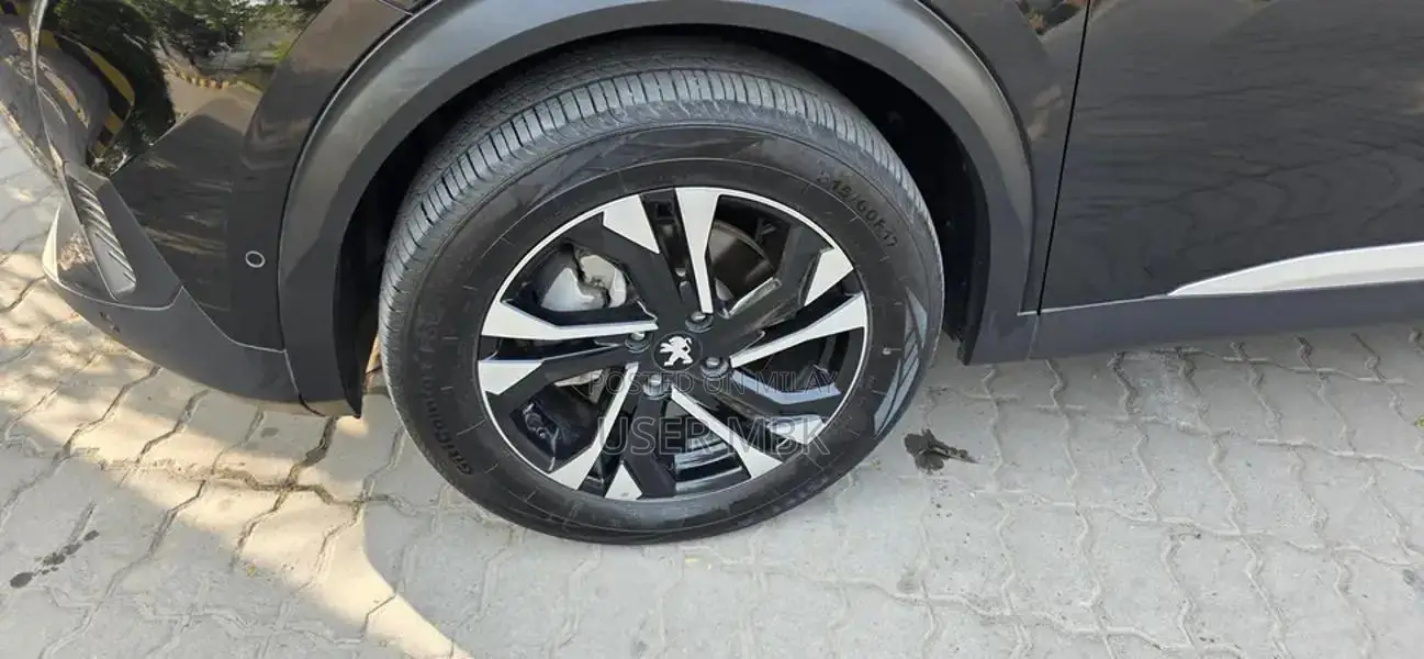 Peugeot 2008 Allure Compact SUV - Low Mileage