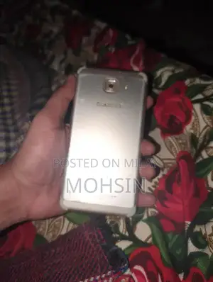 Samsung Mid-Range Smartphone J7 Max Functional Condition