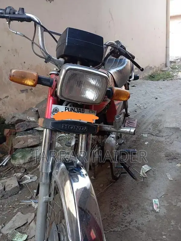 Honda CD70 Motorcycle - 2020 Model Excellent Condition
