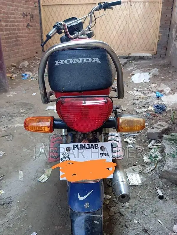 Honda CD70 Motorcycle - 2020 Model Excellent Condition