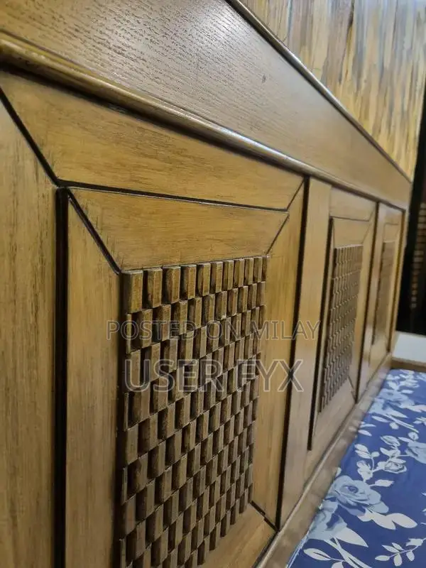 Polished Bed Set Without Mattress